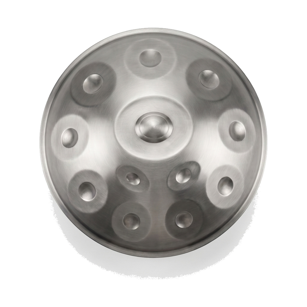 Handpan THALYS vu de dessus, gamme D Kurd, champ tonal visible